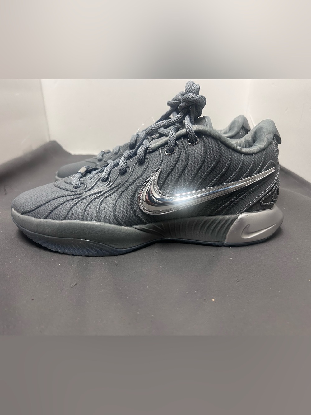 Size US 8.5 Men's - Nike Men's LeBron 21 Resilience - BRAND NEW,